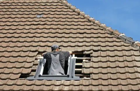 Pose de velux - Mostuéjouls